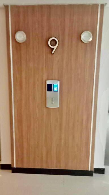 Apartment Doc's Place 5@ Spring Residences Manila
