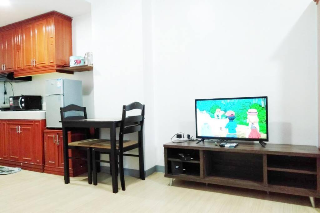 Doc's Place 1 @mplace With Wifi &cable Tv Apartment
