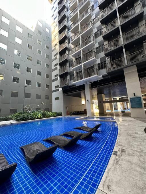 Apartment Mall Of Moa S Residences , Ikea Pasay , Naia Airport , Bay Manila