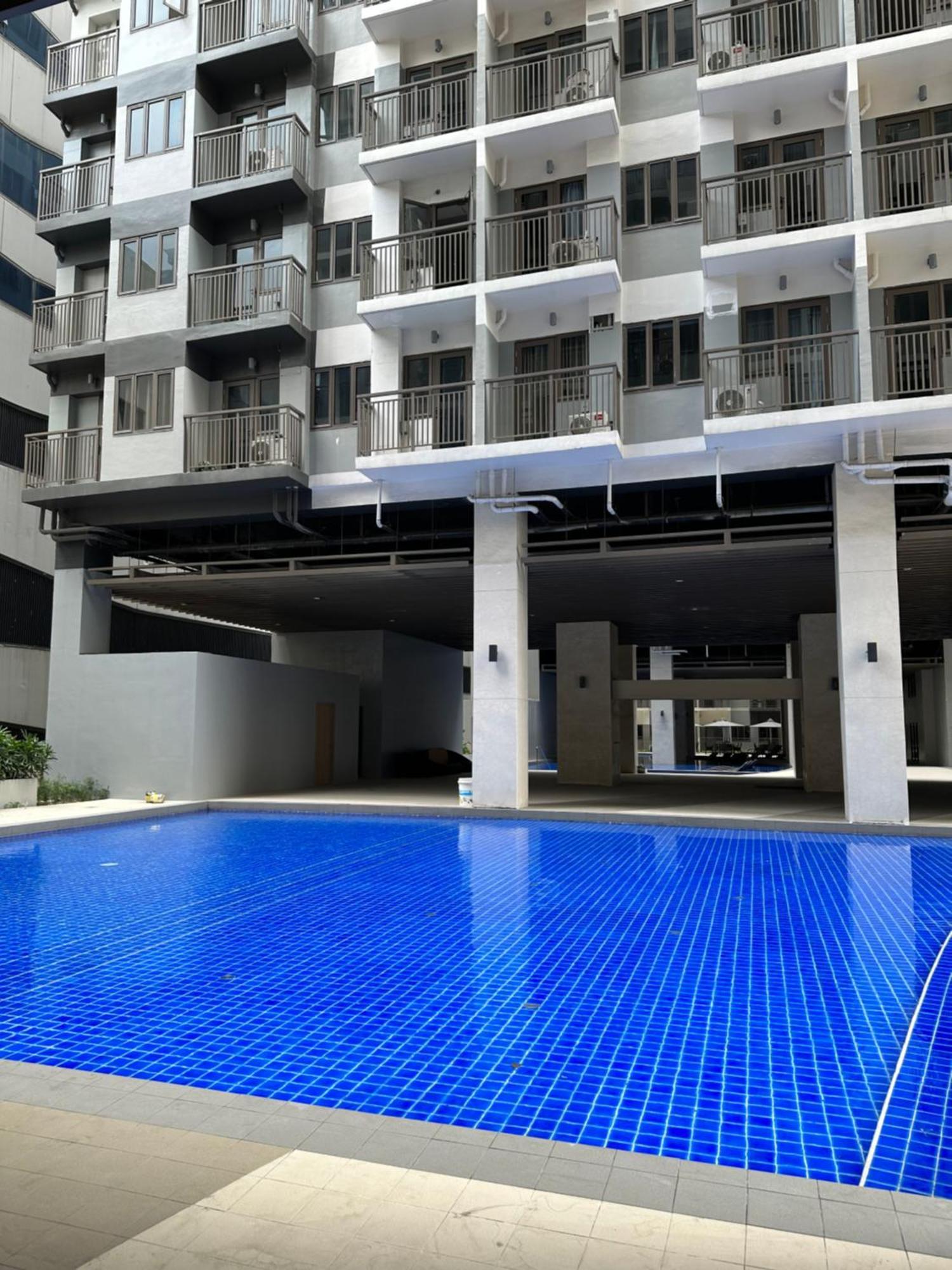 Mall Of Moa S Residences , Ikea Pasay , Naia Airport , Bay Apartment