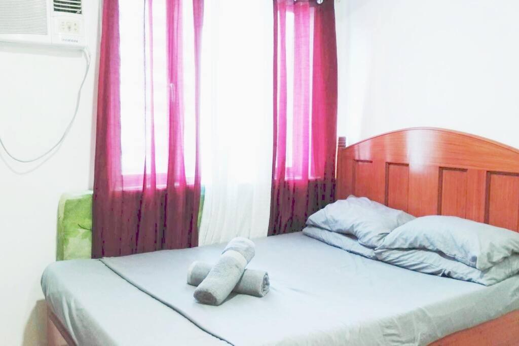 Doc's Place 1 @mplace With Wifi &cable Tv * Manila
