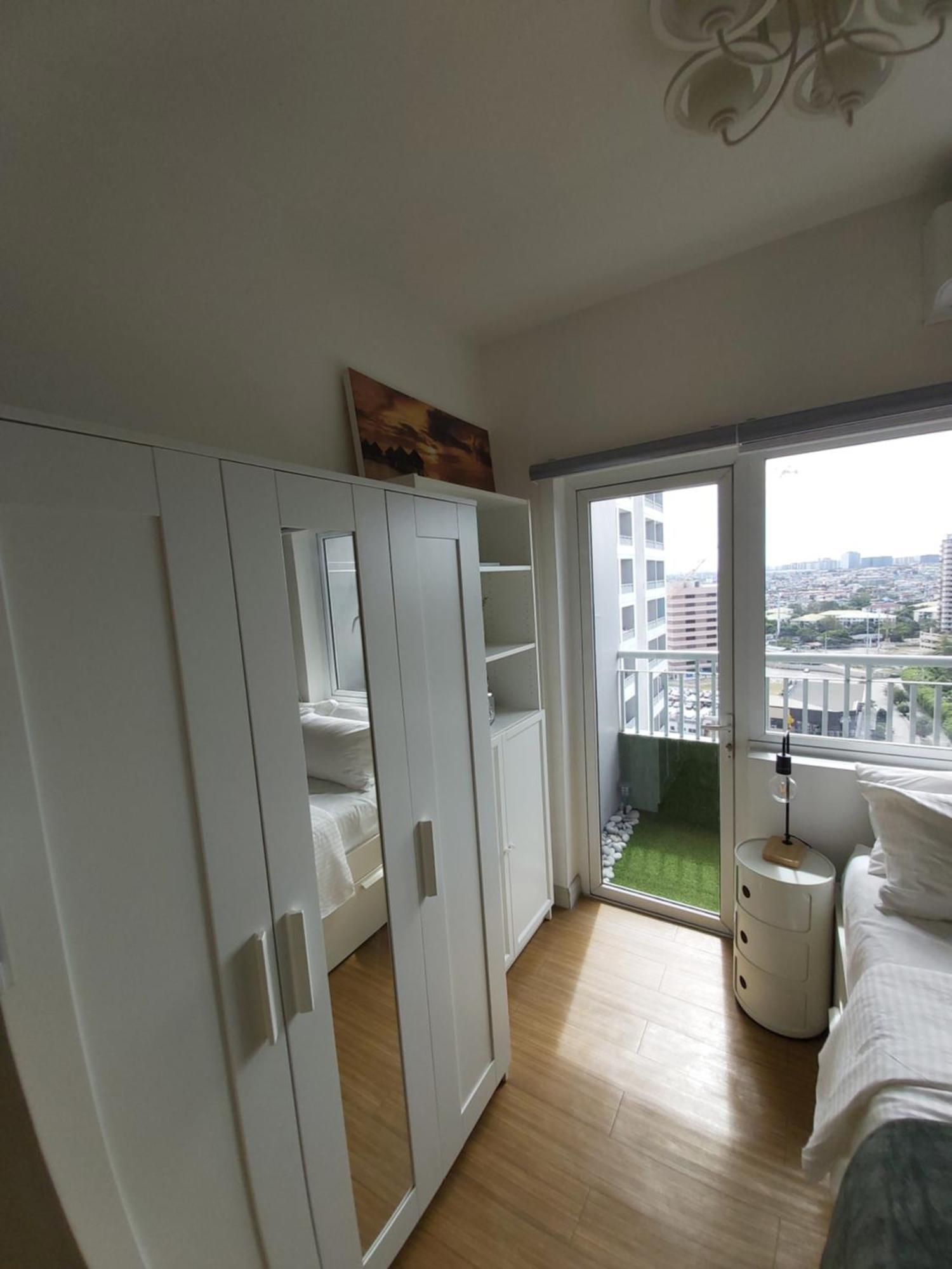 Beautiful 1br Simple Luxury Near Bgc Apartment *