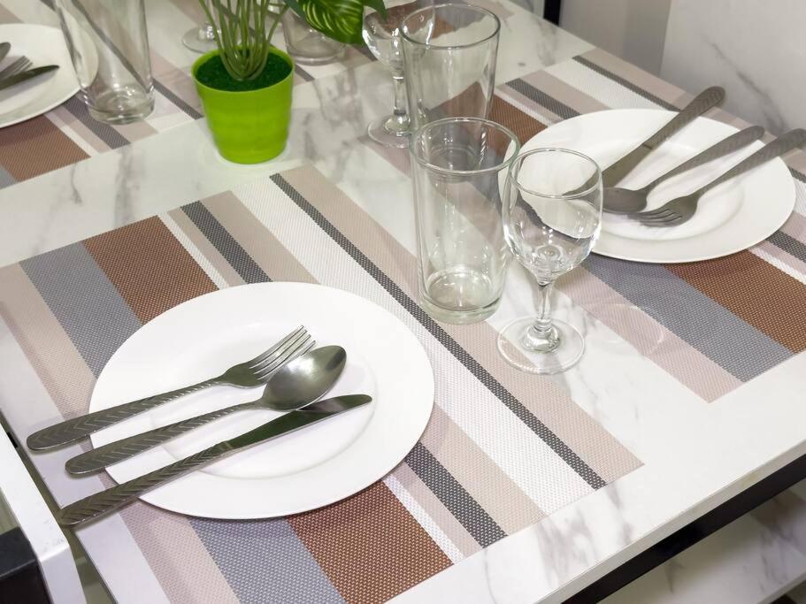 A2j Luxury 1br Near Venice Mall Bgc Taguig