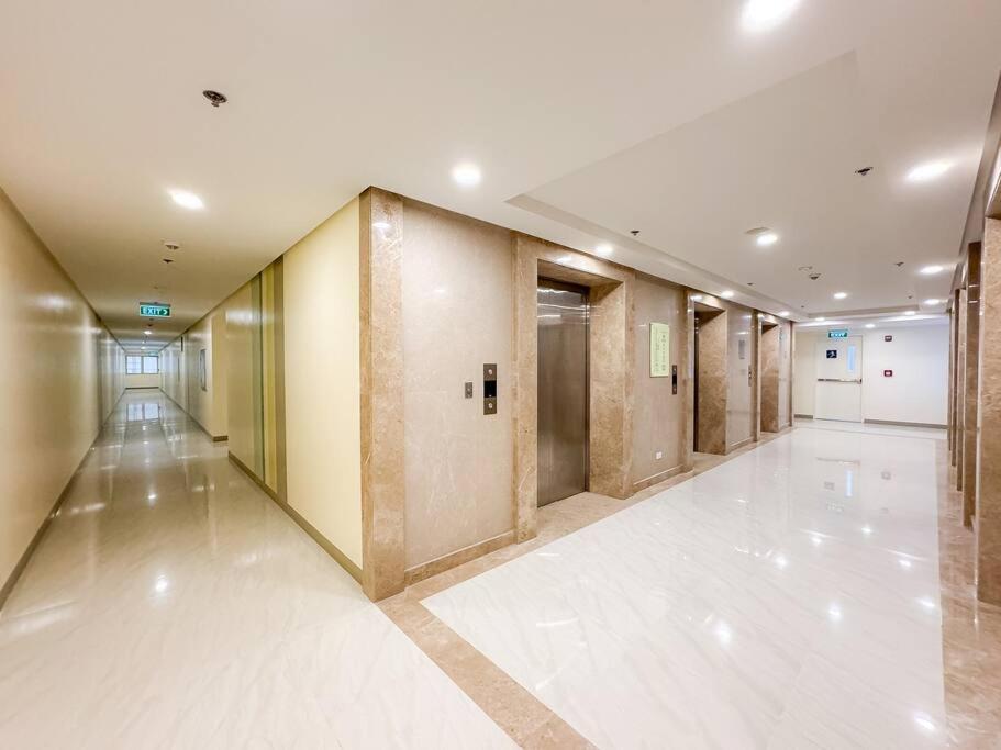 A2j Luxury 1br Near Venice Mall Bgc Taguig Manila