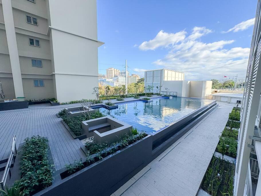 A2j Luxury 1br Near Venice Mall Bgc Taguig Apartment *