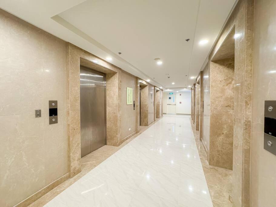Apartment A2j Luxury 1br Near Venice Mall Bgc Taguig Manila