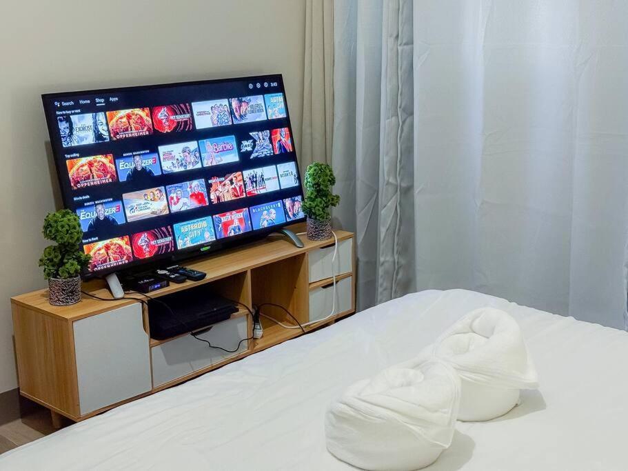 A2j Luxury 1br Near Venice Mall Bgc Taguig Apartment Manila