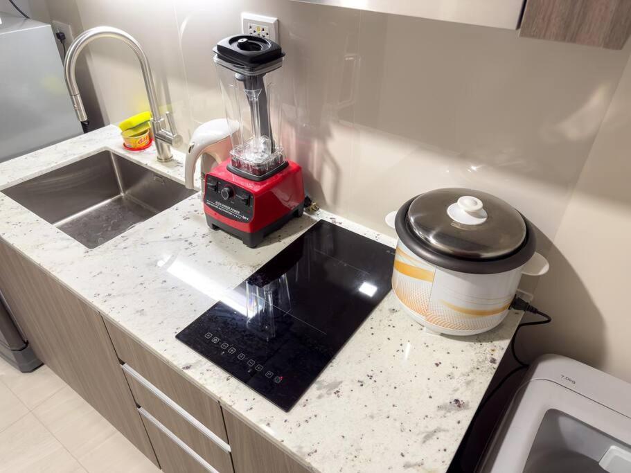 A2j Luxury 1br Near Venice Mall Bgc Taguig Apartment Manila