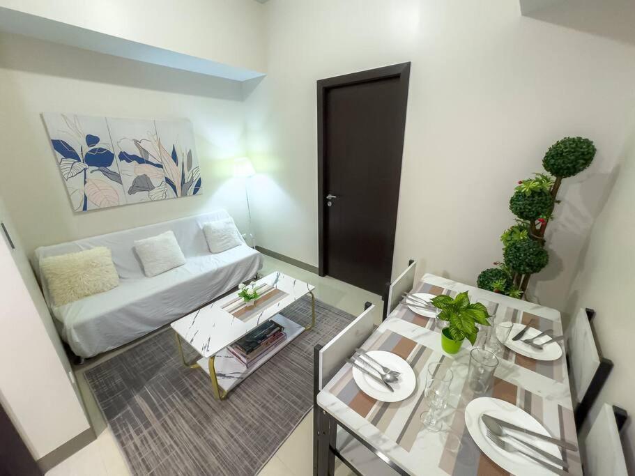 A2j Luxury 1br Near Venice Mall Bgc Taguig Apartment Manila