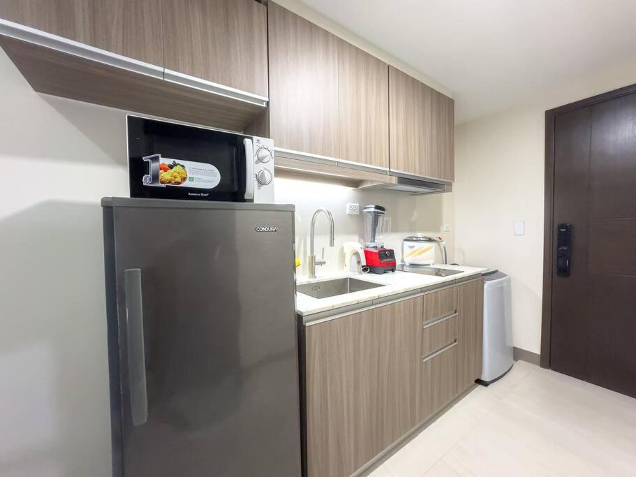 A2j Luxury 1br Near Venice Mall Bgc Taguig * Manila