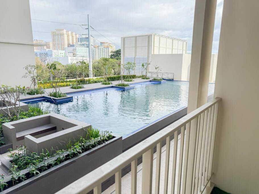 A2j Luxury 1br Near Venice Mall Bgc Taguig Apartment Manila