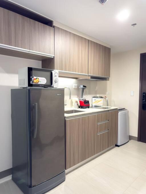Apartment A2j Luxury 1br Near Venice Mall Bgc Taguig
