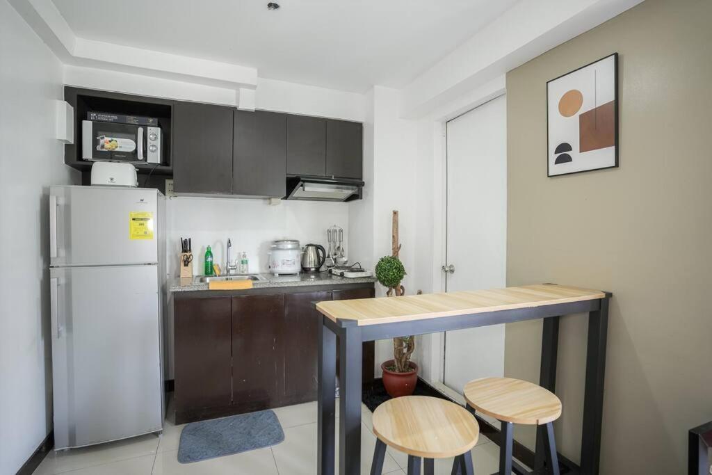 Apartment A2j Luxury 3br Loft Bgc Near High Street Taguig