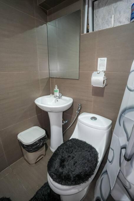 A2j Luxury 3br Loft Bgc Near High Street Taguig