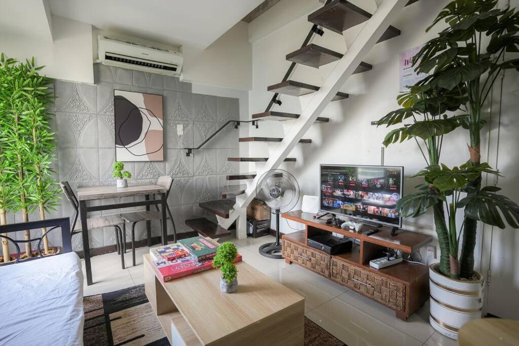 Apartment A2j Luxury 3br Loft Bgc Near High Street Taguig Manila
