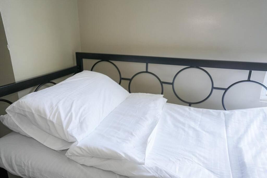 A2j Luxury 3br Loft Bgc Near High Street Taguig