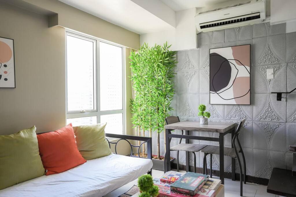 A2j Luxury 3br Loft Bgc Near High Street Taguig *