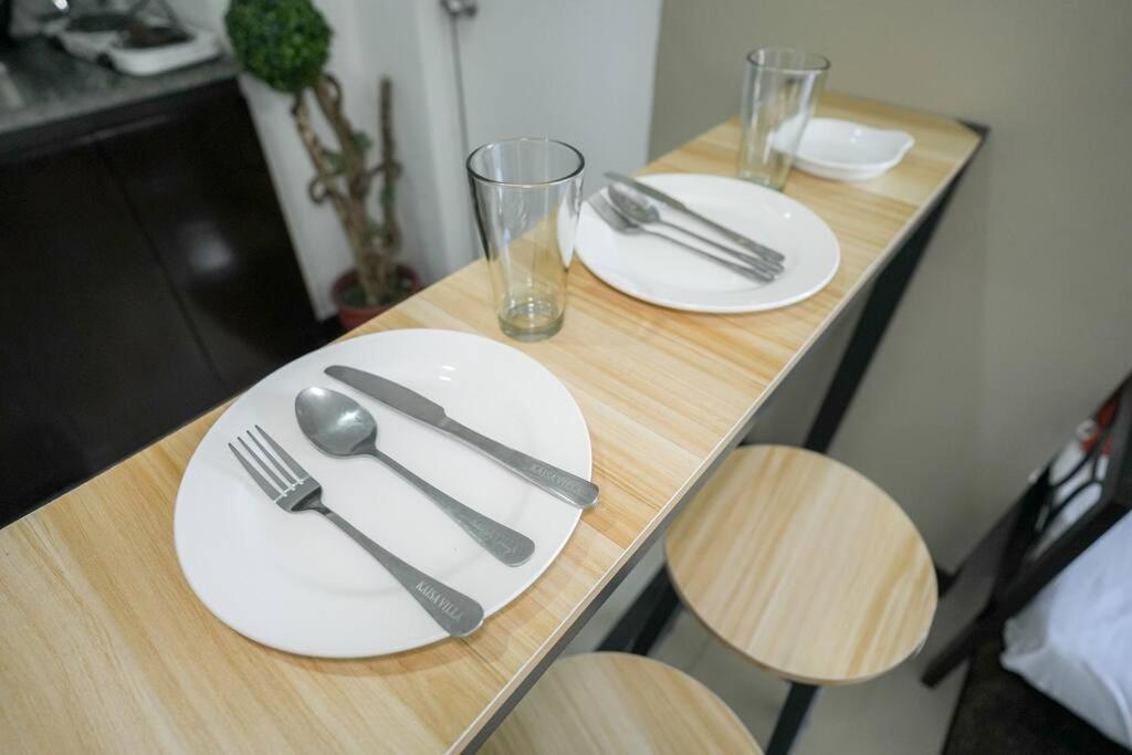 A2j Luxury 3br Loft Bgc Near High Street Taguig Apartment *