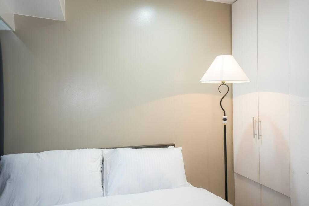 A2j Luxury 3br Loft Bgc Near High Street Taguig Apartment *