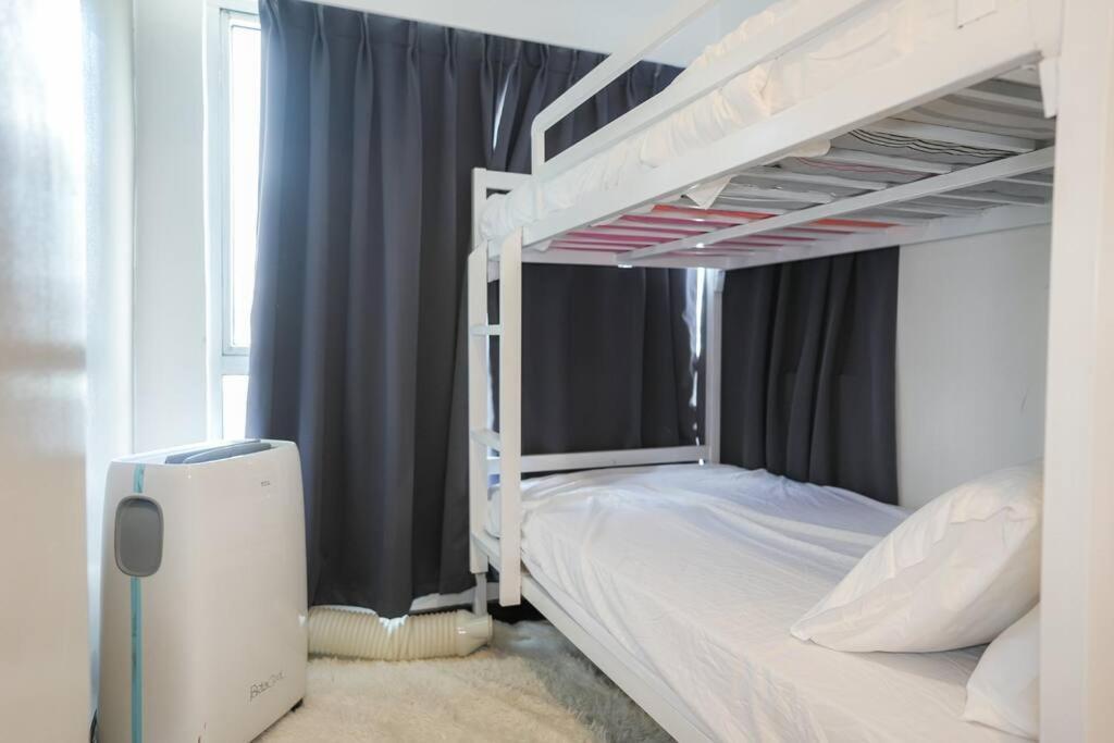A2j Luxury 3br Loft Bgc Near High Street Taguig Apartment *