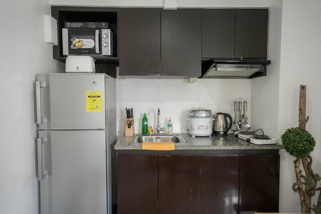 Apartment A2j Luxury 3br Loft Bgc Near High Street Taguig