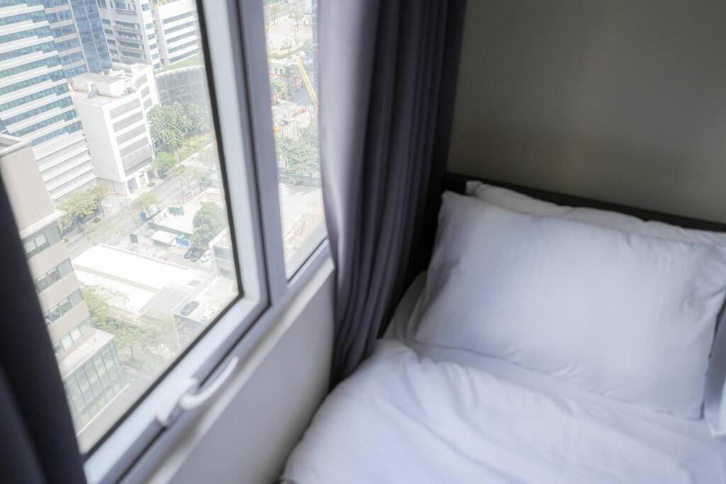 A2j Luxury 3br Loft Bgc Near High Street Taguig