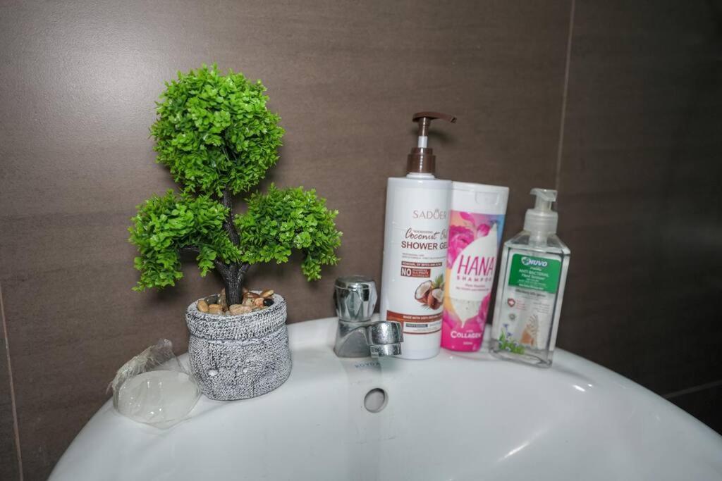 A2j Luxury 3br Loft Bgc Near High Street Taguig * Manila