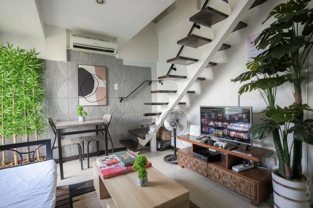A2j Luxury 3br Loft Bgc Near High Street Taguig *