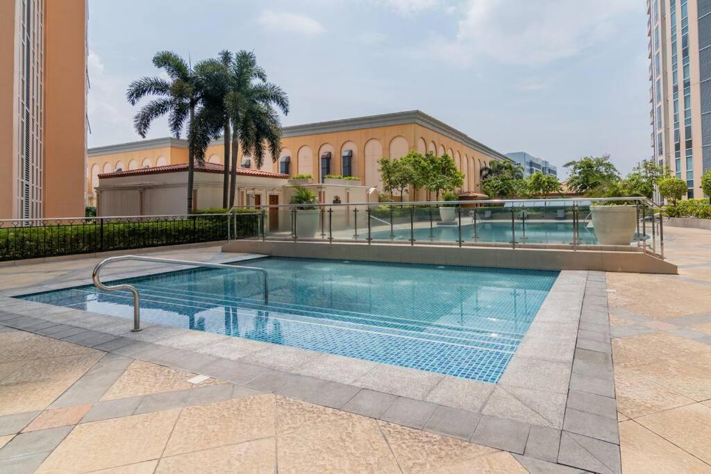 Apartment At Venice Mall, Near Airport, Bgc & Makati *