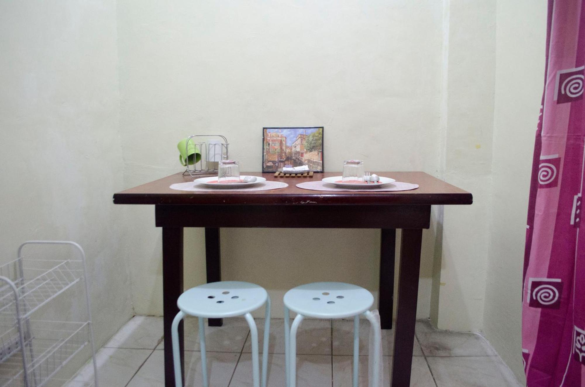 Valenzuela Staycation Netflix And Chill Apartment *