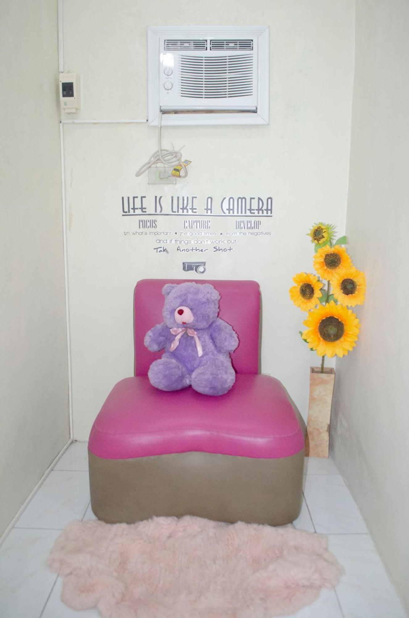 Valenzuela Staycation Netflix And Chill * Manila