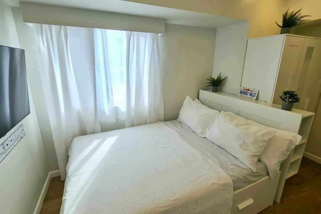 California Themed In Bgc Apartment