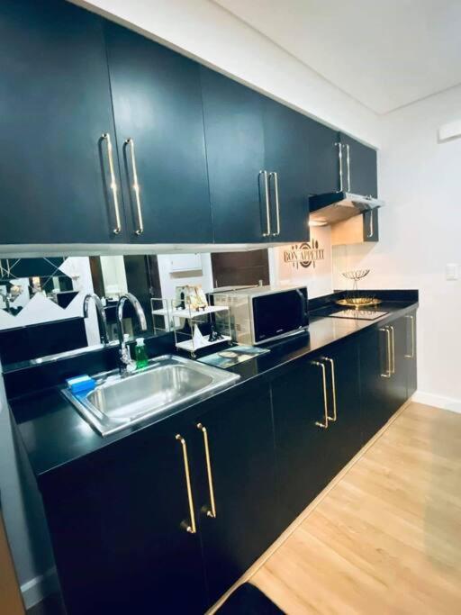 Paris Themed In Bgc Apartment Manila