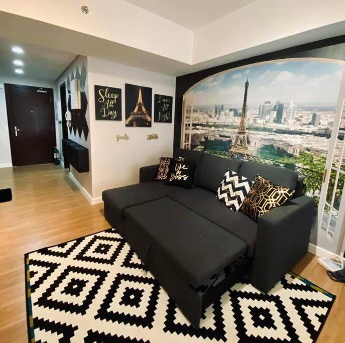 Paris Themed In Bgc Apartment