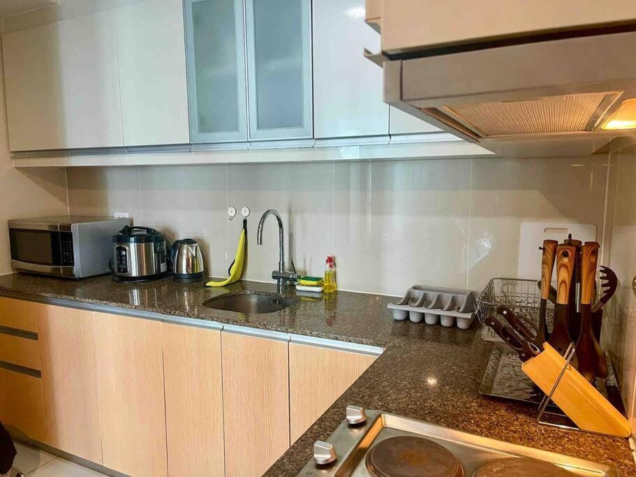Apartment Spacious 1br One Uptown Bgc W/ Sound System *
