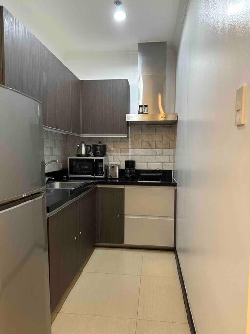 Apartment 46f 1 Bedroom With Balcony Sunset View Manila