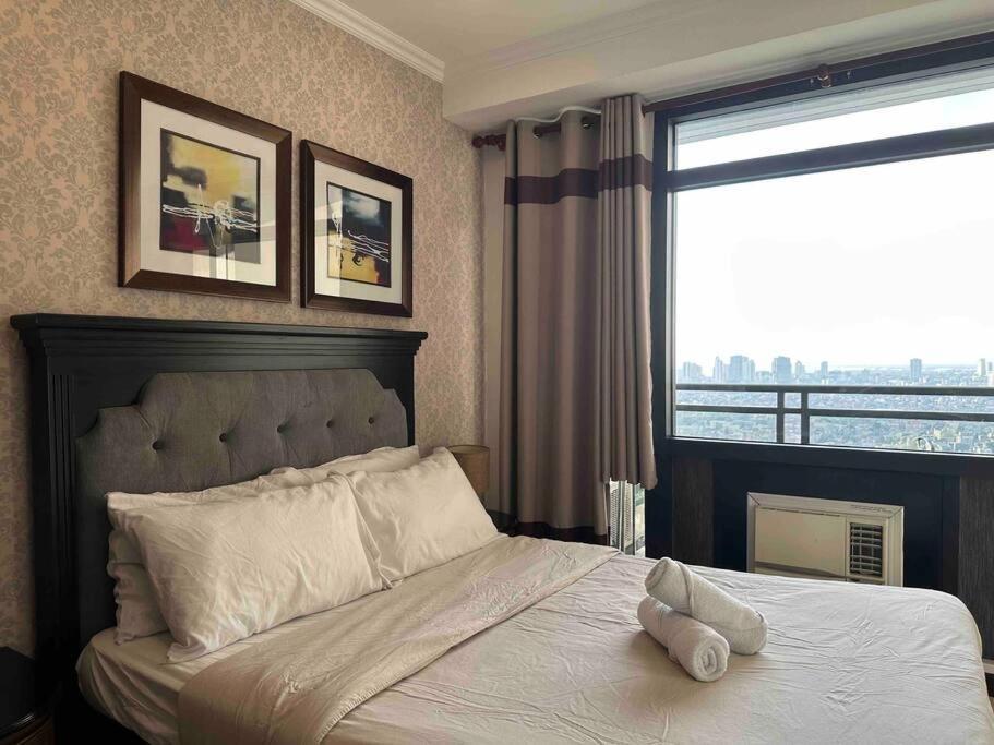 46f 1 Bedroom With Balcony Sunset View Apartment Manila