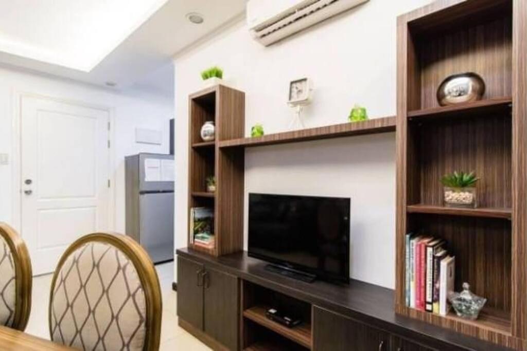 46f 1 Bedroom With Balcony Sunset View Manila