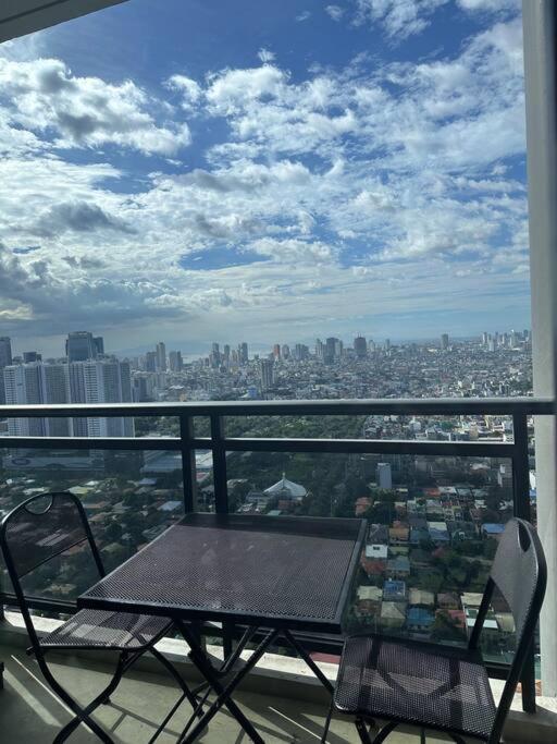 46f 1 Bedroom With Balcony Sunset View * Manila