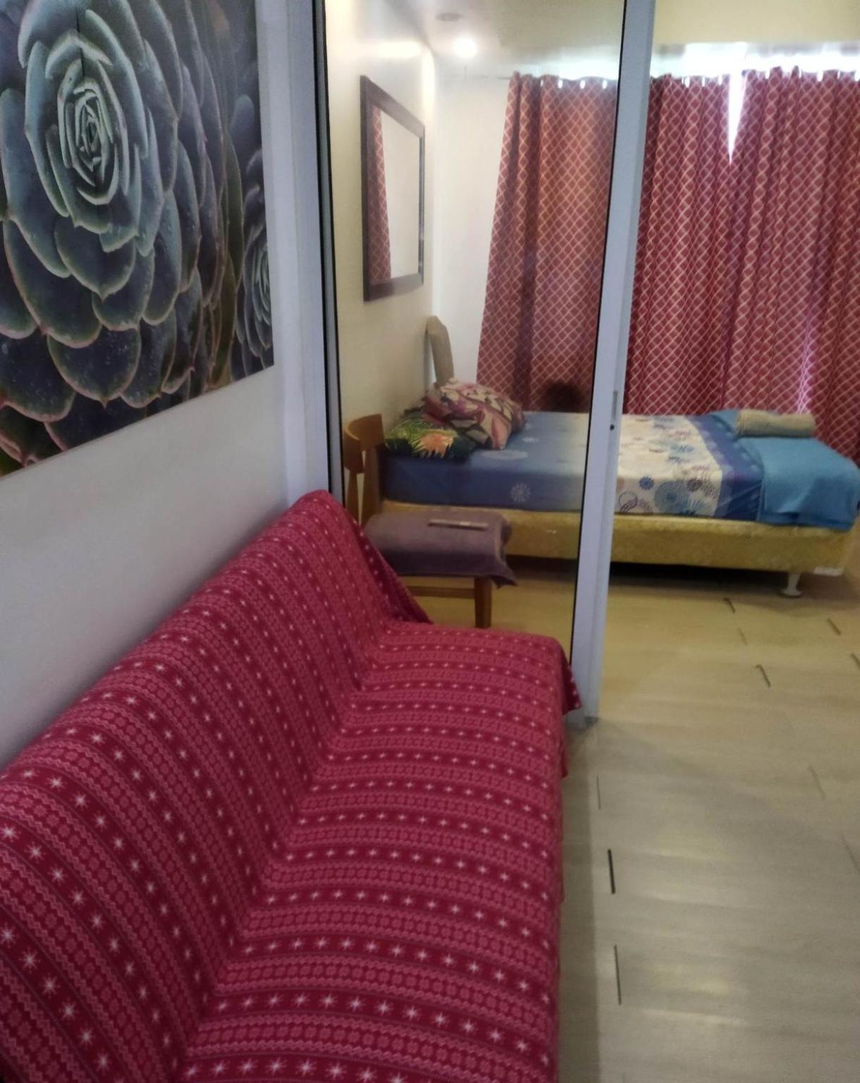 At Sm Bicutan With Balcony Apartment