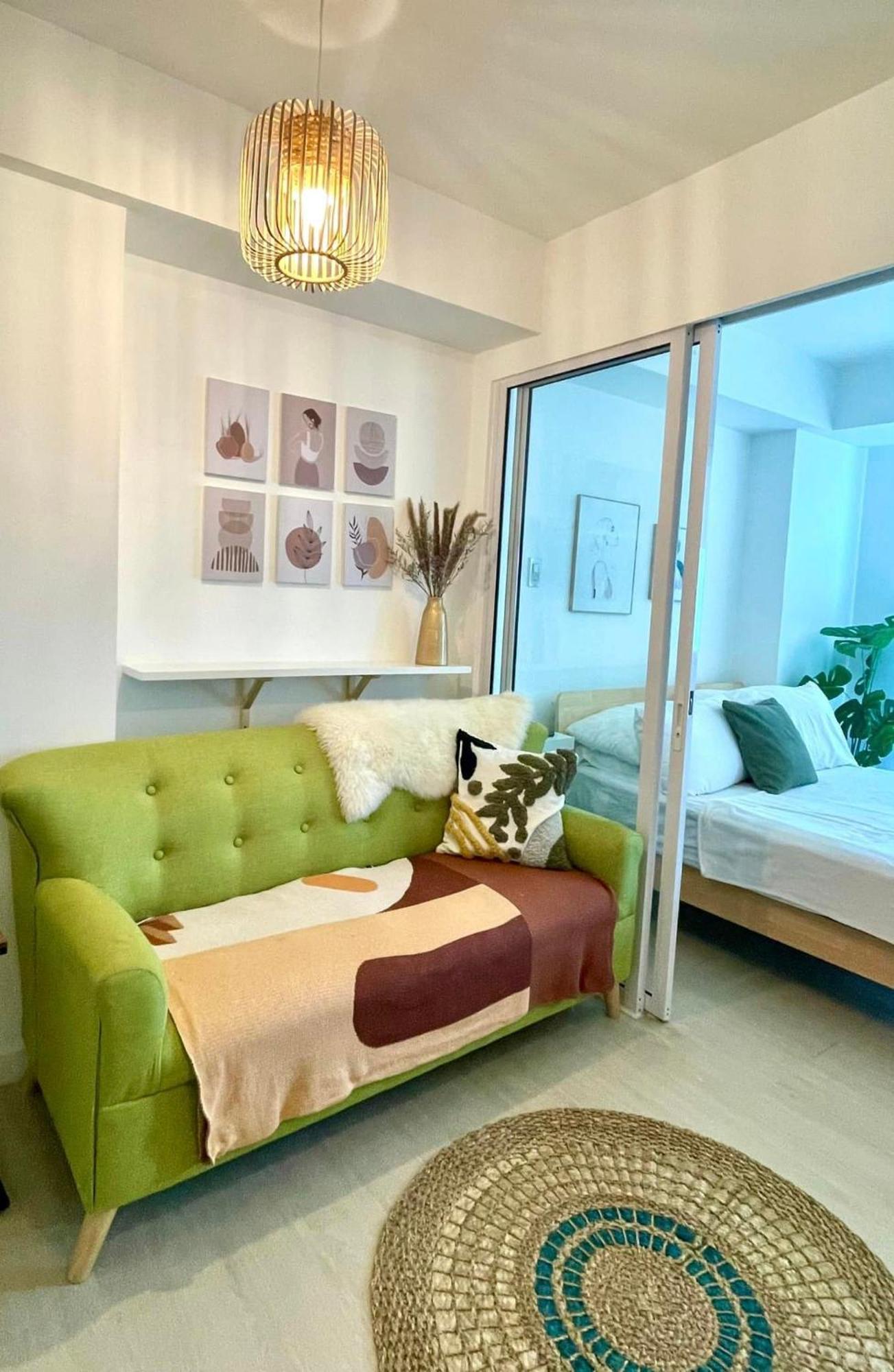 Riel's Condotel In Azure Beach Residences Manila