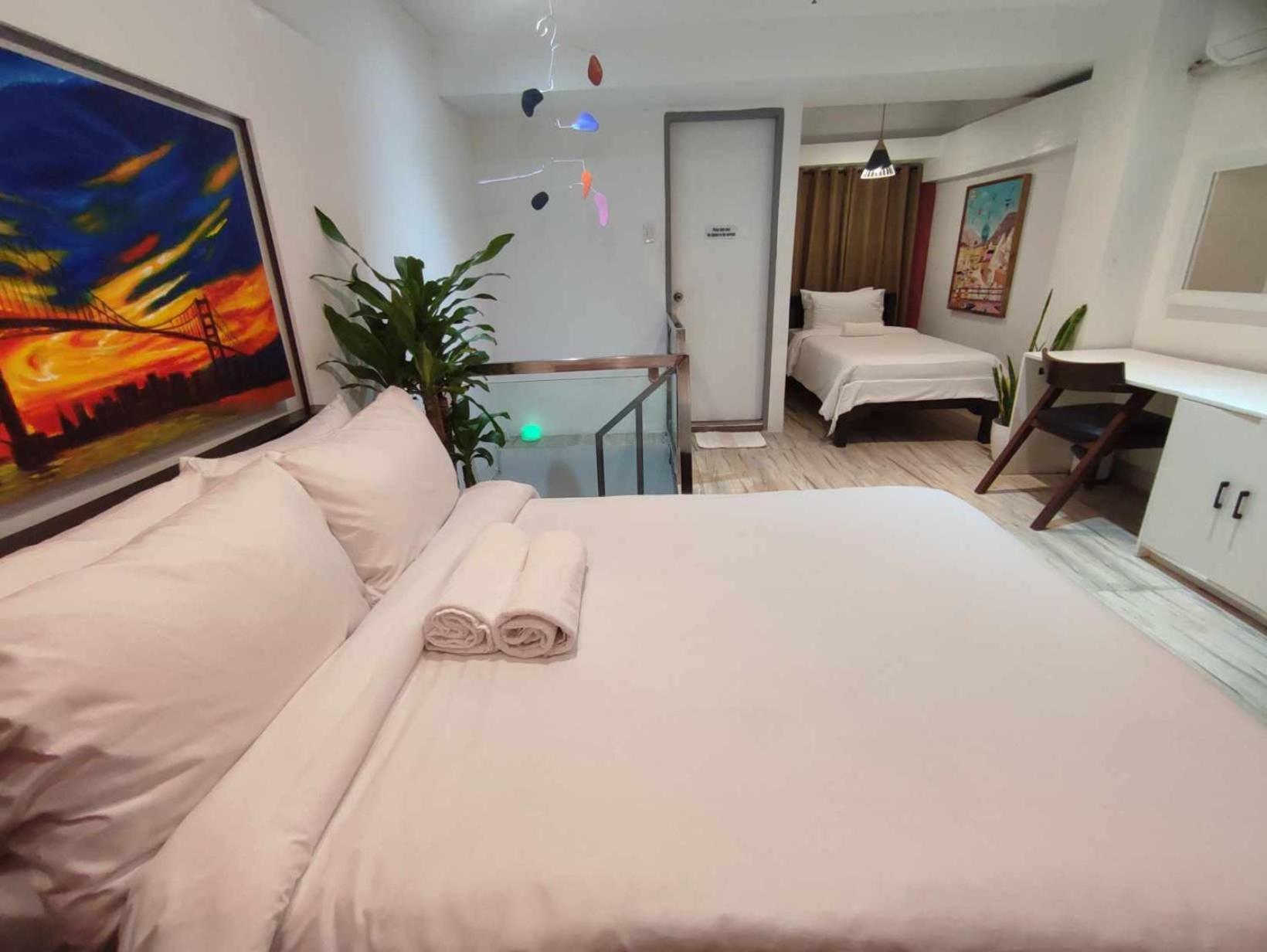 L1 Twin Bed Staycation In Bonifacio Global Apartment