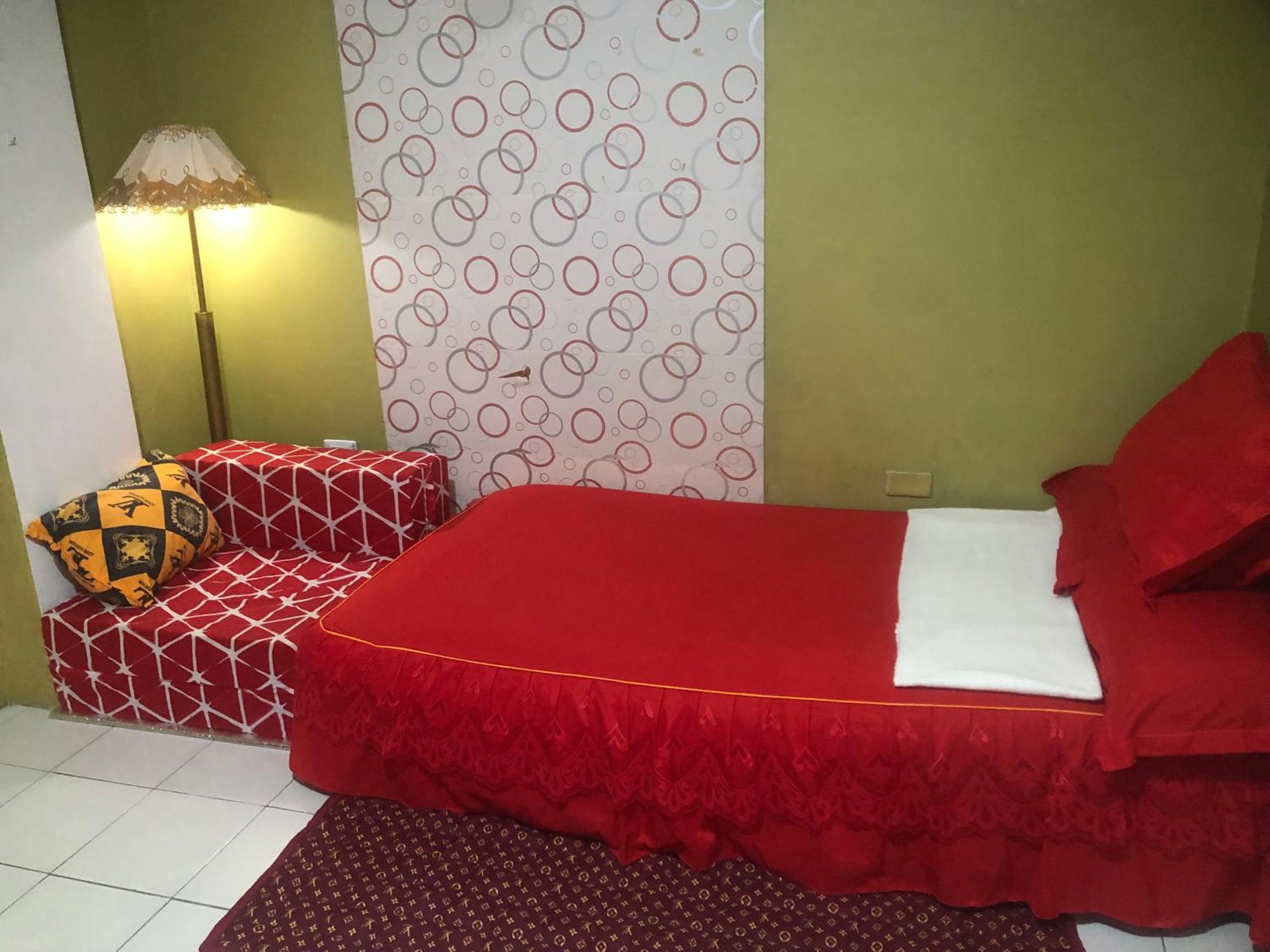 Johnfronz Building Homestay *