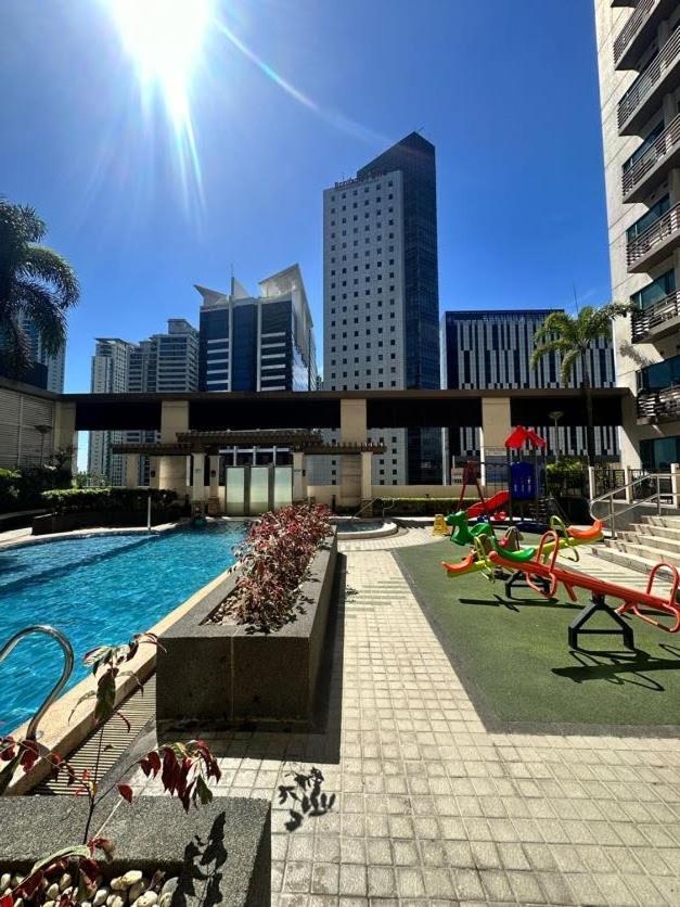 Apartment The Pearl - Bgc Mckinley Park 2br *