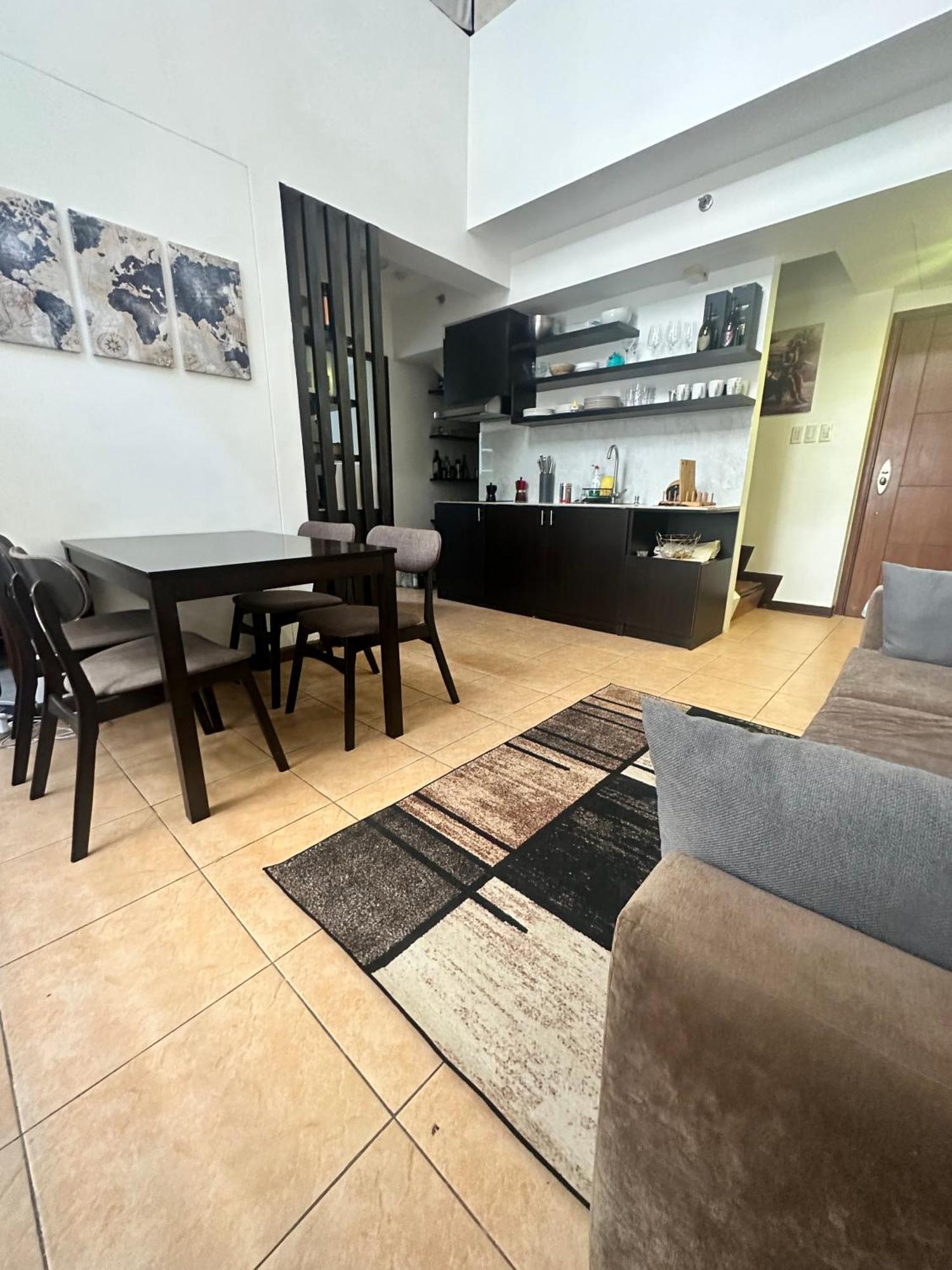 The Pearl - Bgc Mckinley Park 2br Manila