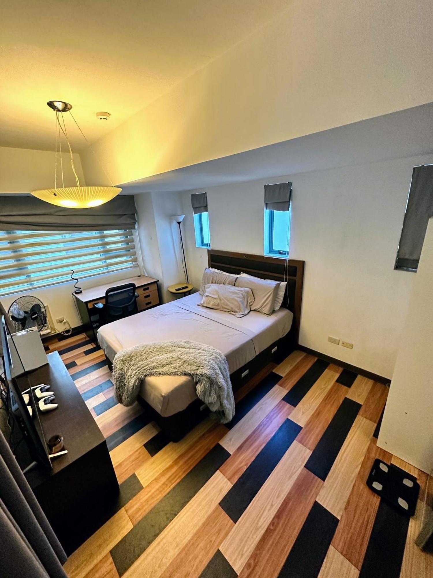 The Pearl - Bgc Mckinley Park 2br * Manila