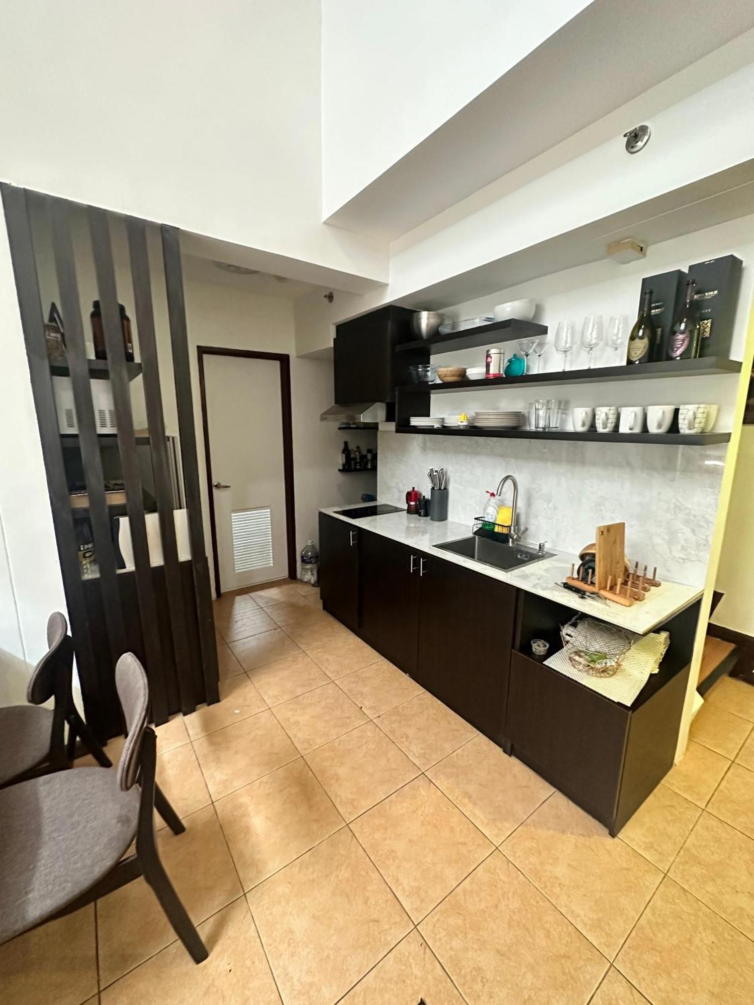 Apartment The Pearl - Bgc Mckinley Park 2br *