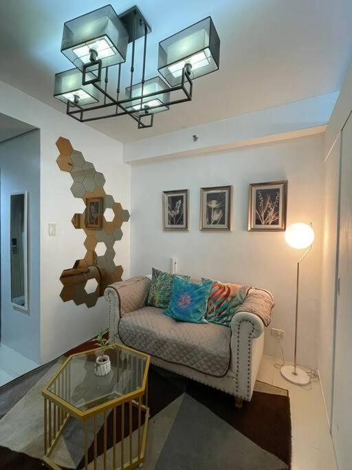 Cozy Sunset View - Centrally Located! * Manila
