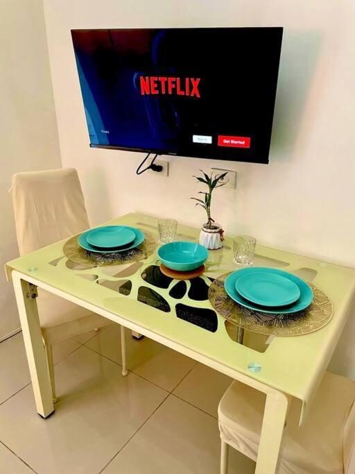 Apartment Cozy Sunset View - Centrally Located! Manila