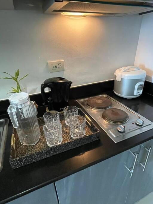 Cozy Sunset View - Centrally Located! Apartment